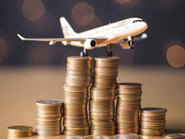 ¿Qué gastos de viaje pueden solicitar los colaboradores?